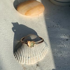 Gold heart ring